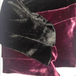 Hue 2 pairs velvet socks black red set